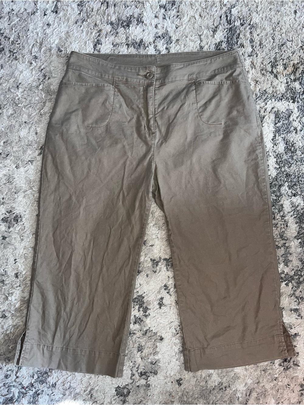 Woolrich Women's Cropped Capris in Olive Brown